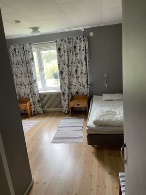 Stuga med sjöutsikt, mkt nära barnvänlig badplats - Bild 5
