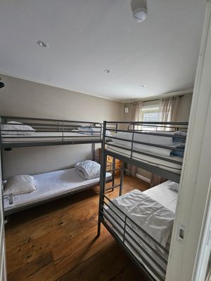 Modern stuga i lantlig miljö med härlig kvällssol - Bild 14