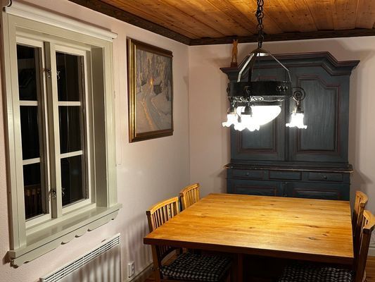 Järvsöbacken 5 km, Harsa 12 km. Diskmaskin. Kamin. - Bild 68