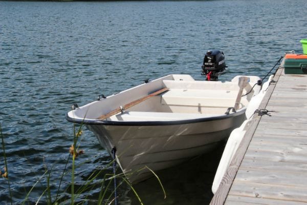 Hyra stuga med motorbåt och egen brygga i Loftahammar, Västervik skärgård.