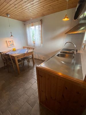 Del i charmigt gårdshus intill Östersjön - Bild 6