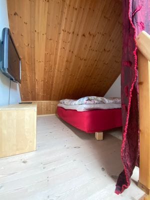 Del i charmigt gårdshus intill Östersjön - Bild 16