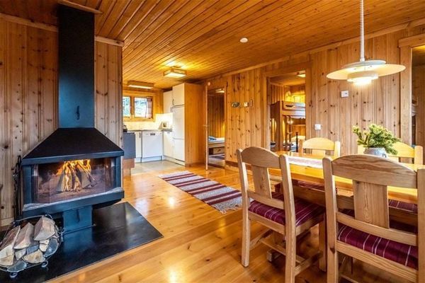 Mysig välutrustad stuga med bra läge - Bild 4