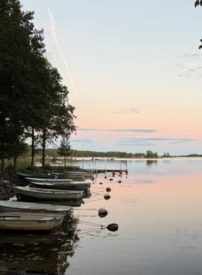 Stuga på landet med närhet till sjöar o glasriket. - Bild 24