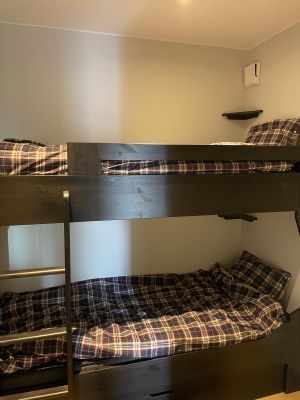 Skidlodge med öppen spis, bastu, parkering - Bild 14