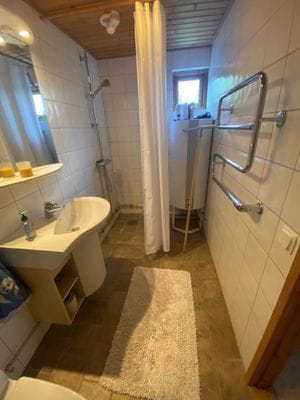Del i charmigt gårdshus intill Östersjön - Bild 9