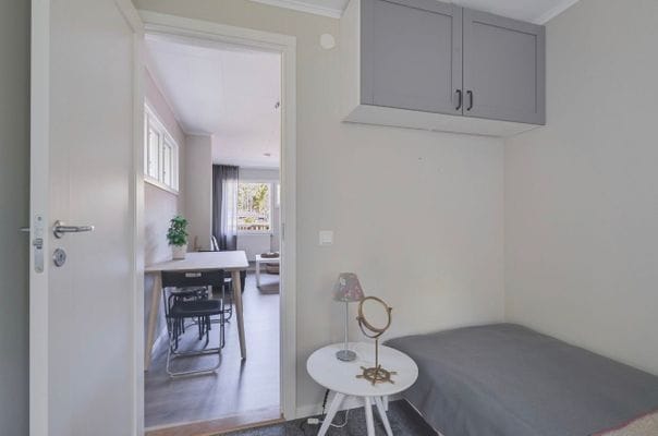 Sommaridyll på Adelsö: modern stuga nära Mälaren - Bild 23