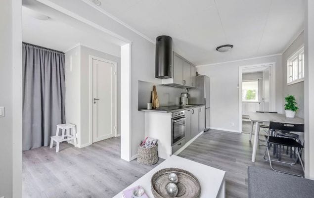 Sommaridyll på Adelsö: modern stuga nära Mälaren - Bild 22