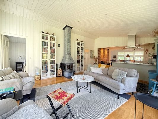 Modernt havsnära hus med bastu i Grisslehamn. - Bild 3