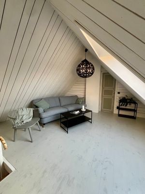 Gårdshus på hästgård i idyllisk miljö - Bild 13