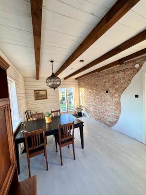 Gårdshus på hästgård i idyllisk miljö - Bild 10