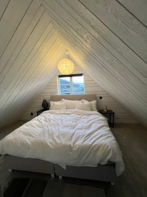 Gårdshus på hästgård i idyllisk miljö - Bild 16