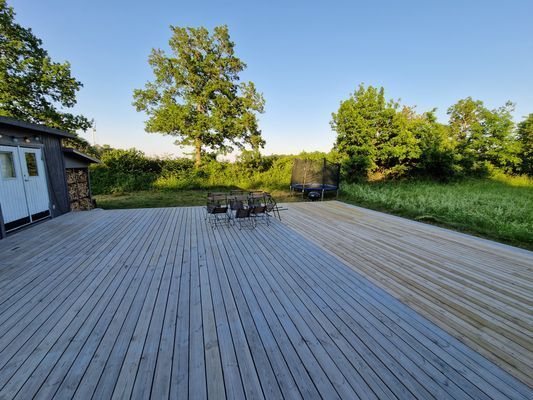 Fin stuga med underbar terass och utsikt. - Bild 29