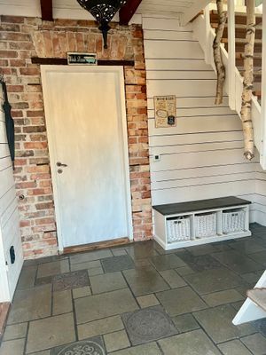 Gårdshus på hästgård i idyllisk miljö - Bild 3