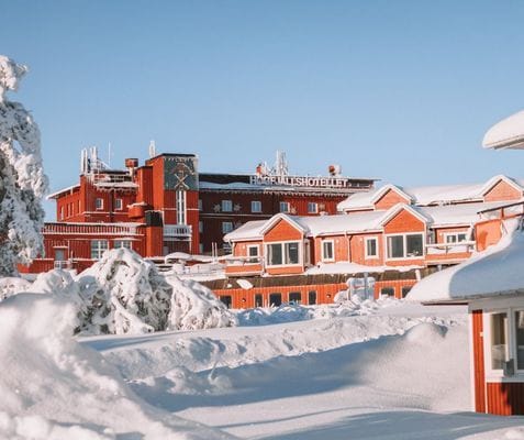 Etagelägenhet med balkong mot backarna/fjället - Bild 4
