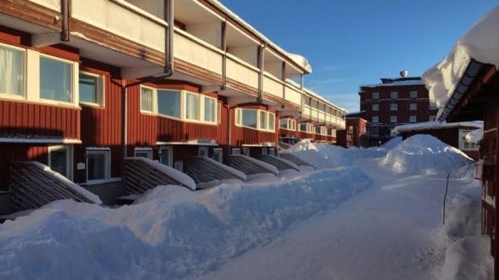 Etagelägenhet med balkong mot backarna/fjället - Bild 30