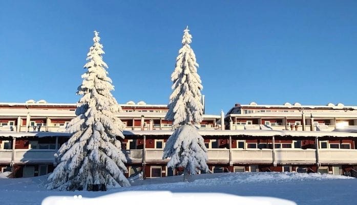Etagelägenhet med balkong mot backarna/fjället - Bild 34