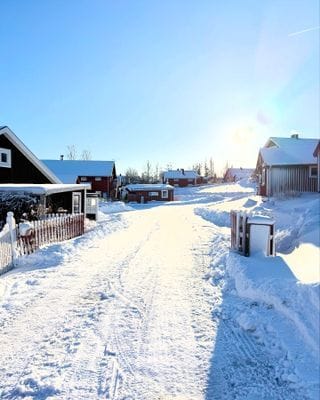 Havsnära boende i Skatan med bastu och bryggor - Bild 28