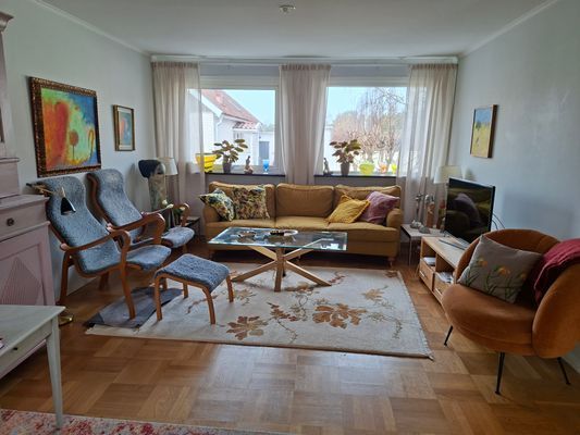 Centralt, promenadväg till Ringmuren och old town. - Bild 6