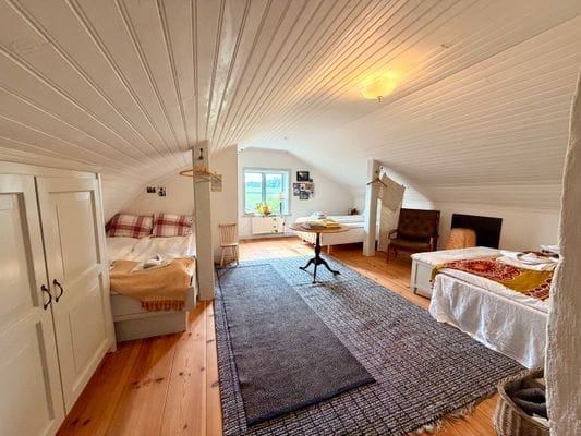 Bogsta By – Historisk Sörmlandsgård med sjöutsikt - Bild 42
