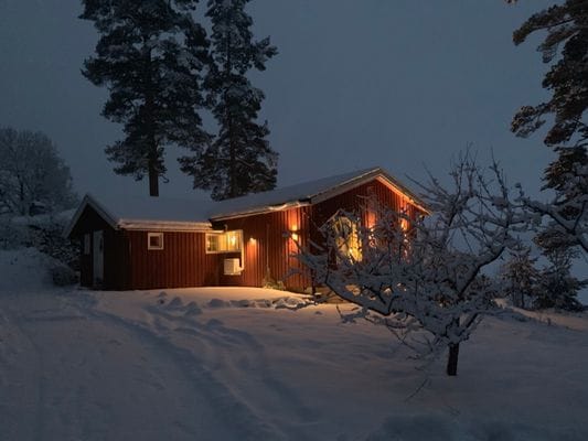 Hus Kilstrand vid sjökanten av Sävensjön - Bild 7