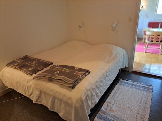 Dubbelsäng i sovrummet, resårsängar