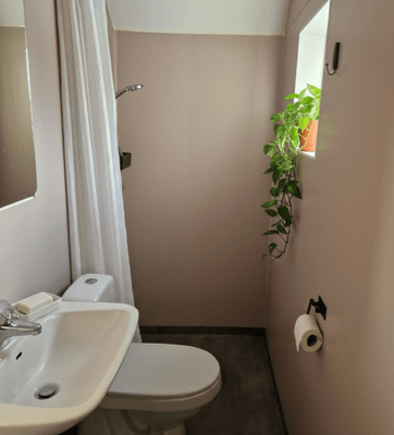 Lantlig stuga med utsikt - Bild 8