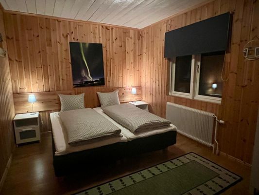 ett sovrum, 2 enkelsängar