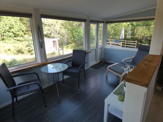 Nyrenoverad stuga i Saleboda med utsikt över sjön - Bild 12