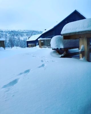 MODERN MYSIG STUGA MITT I FJÄLLANLÄGGNING - Bild 15