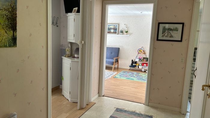 Mysig stuga nära skog och hav - Bild 5
