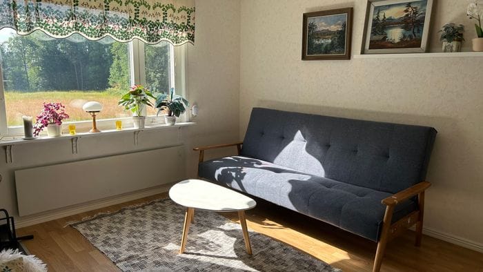 Mysig stuga nära skog och hav - Bild 4