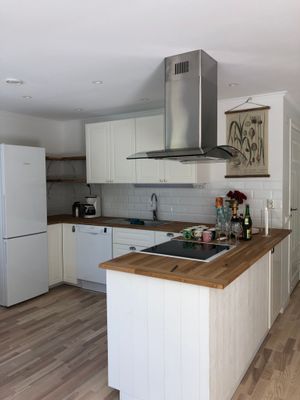 Mysig stuga nära Herta strand - Bild 3