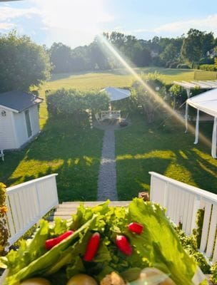 20-talscharm vid vattnet i Ålsten - Bild 23