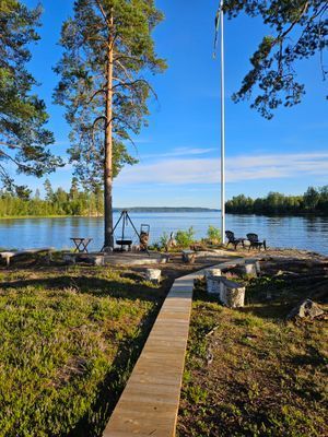 STUGA vid sjö. Fiske, svamp, bär. - Bild 28