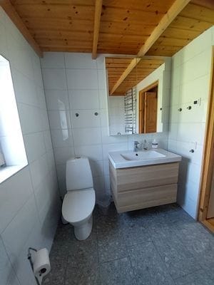 Grym stuga naturnära. Husdjuret får följa med! - Bild 7
