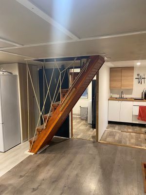 Mysig stuga i skogen nära sjö & bastu - Bild 4