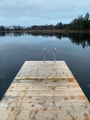 Mysig stuga i skogen nära sjö & bastu - Bild 10