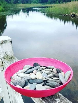 En stuga avskilt vid vattnet Småland med egen båt - Bild 8