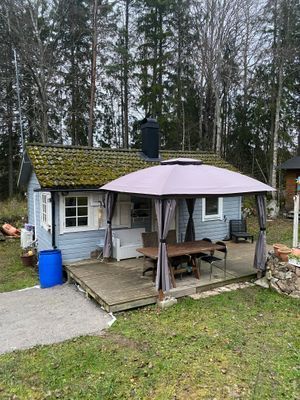 Mysig stuga i skogen nära sjö & bastu - Bild 13