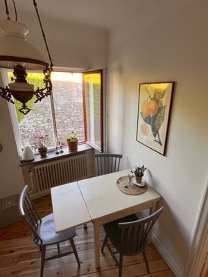 Nyrenoverad lägenhet innanför murarna - Bild 6