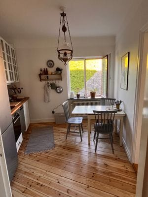 Nyrenoverad lägenhet innanför murarna - Bild 5