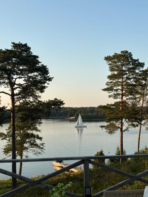 Skärgårdshus med bastu och brygga nära Stockholm - Bild 21