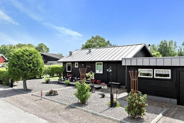 Familjevilla med uppvärmd pool & bastu nära havet - Bild 2