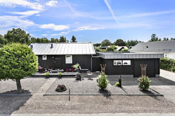 Familjevilla med uppvärmd pool & bastu nära havet - Bild 4