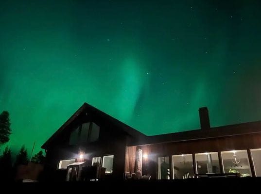 Rymligt fjällhus med bastu och utsikt mot fjällen - Bild 6