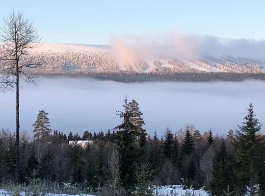 Rymligt fjällhus med bastu och utsikt mot fjällen - Bild 4