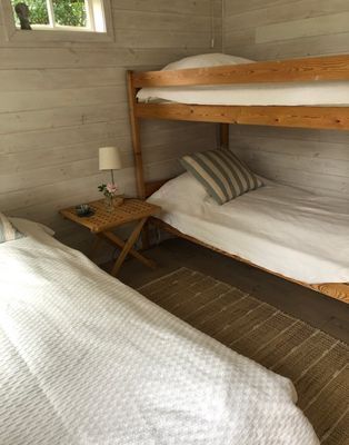 Rymligt skärgådshus med panoramautsikt över havet - Bild 16