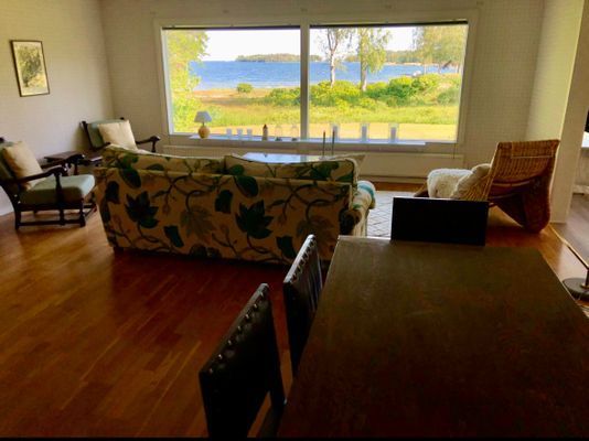 Rymligt skärgådshus med panoramautsikt över havet - Bild 8
