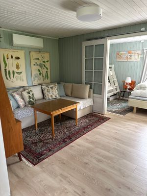 Stugan med sjöutsikt nära bad och handelsbod - Bild 15